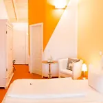 호텔 Landhaus Hotel Wolfratshausen 4*