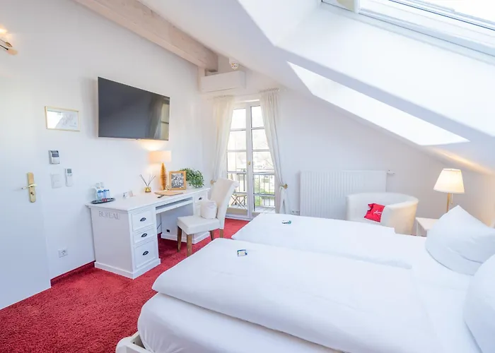Landhaus Hotel Wolfratshausen فندق فولفراتسهاوزن