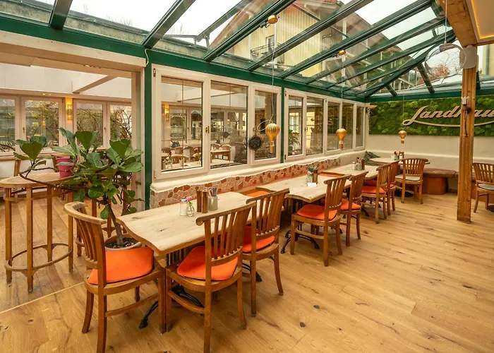 Landhaus Hotel Wolfratshausen Otel 4*