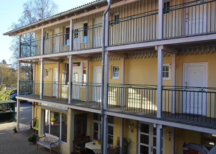 Landhaus Hotel Wolfratshausen Otel 4*