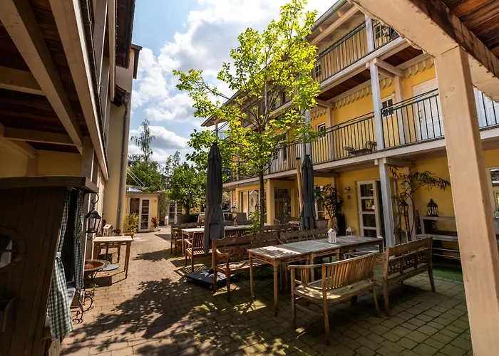 Landhaus Hotel Wolfratshausen 4*