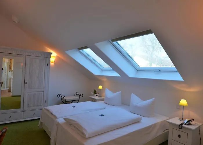 فندق Landhaus Hotel Wolfratshausen 4*