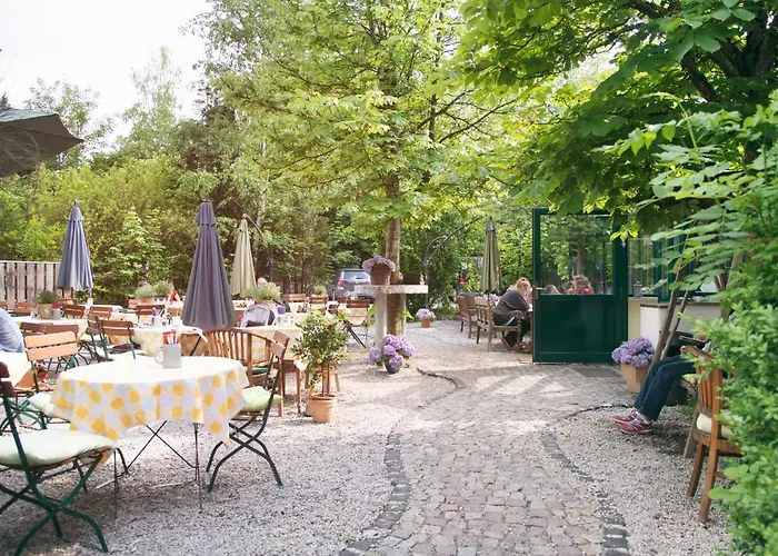 فندق Landhaus Hotel Wolfratshausen 4*