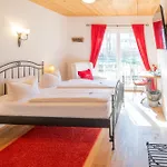 Landhaus Hotel Wolfratshausen Ξενοδοχείο 4*