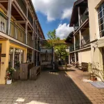 Ξενοδοχείο Landhaus Hotel Wolfratshausen 4*
