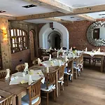 Landhaus Hotel Wolfratshausen Ξενοδοχείο 4*