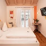 Landhaus Hotel Wolfratshausen Ξενοδοχείο 4*