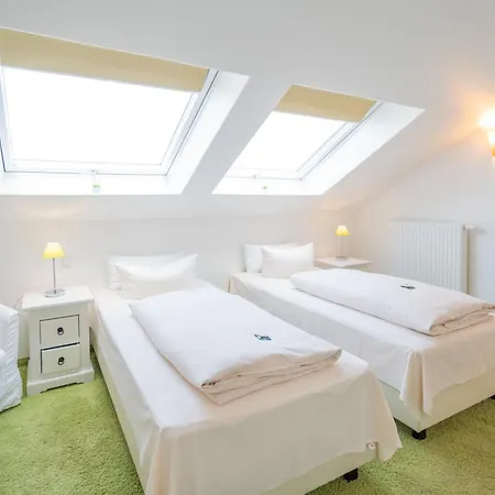 Landhaus Hotel Wolfratshausen 4*