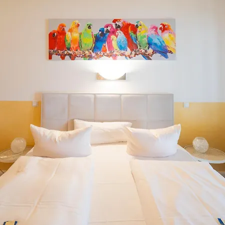 Landhaus Hotel Wolfratshausen מלון