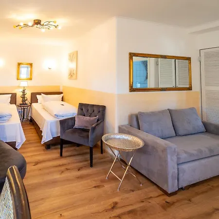 Landhaus Hotel Wolfratshausen 4*
