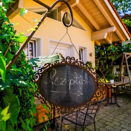 Landhaus Hotel Wolfratshausen Hotel 4*
