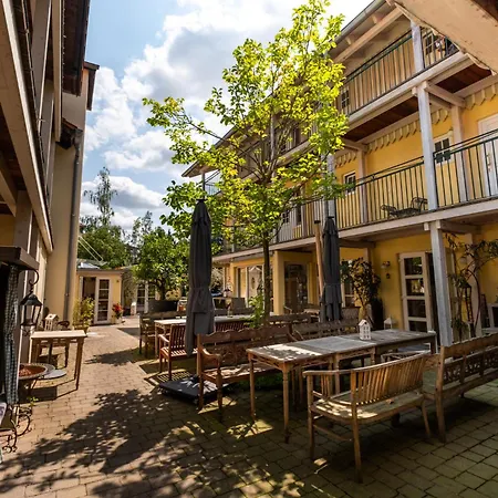 Landhaus Hotel Wolfratshausen 4*