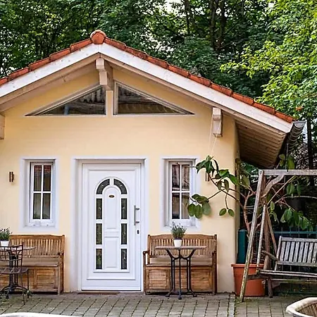 ホテル Landhaus Hotel Wolfratshausen 4*