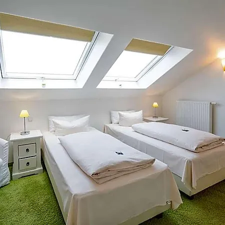 ホテル Landhaus Hotel Wolfratshausen ヴォルフラーツハウゼン