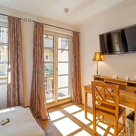 Landhaus Hotel Wolfratshausen Hotel 4*
