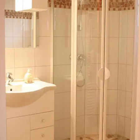 Landhaus Hotel Wolfratshausen ホテル 4*