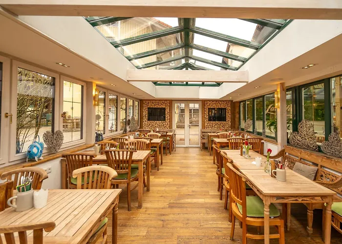 Отель Landhaus Hotel Wolfratshausen