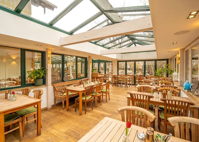 Отель Landhaus Hotel Wolfratshausen 4*