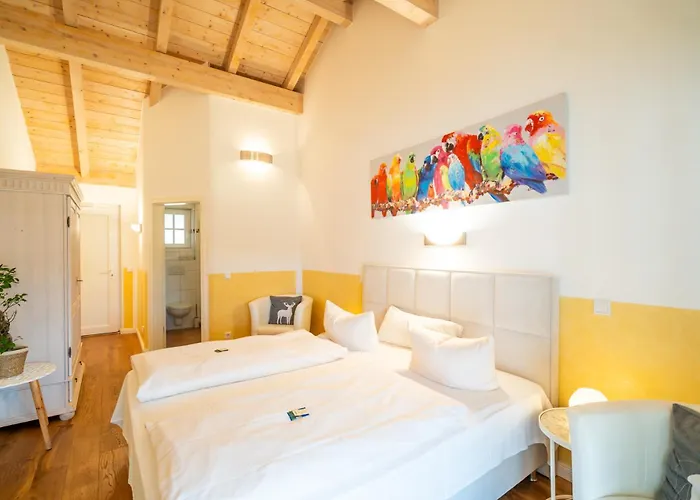 Отель Landhaus Hotel Wolfratshausen 4*